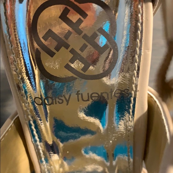 Daisy Fuentes (Carra) High Heel Platforms - Picture 3 of 9